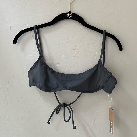 🩶SKIMS SWIM MICRO SCOOP BIKINI TOP IN GUNMETAL XS - Picture 5 of 6